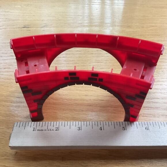 Thomas & Friends Red Brick Curved Tunnel Bridge - Picture 6 of 6
